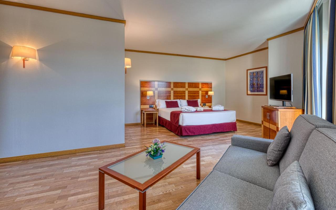 Chambre Double Supérieure (3 Adultes)